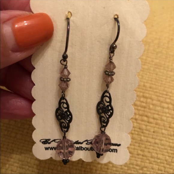 Bundle of Earrings - Picture 6 of 6